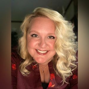 Meet your Posher, Alicia